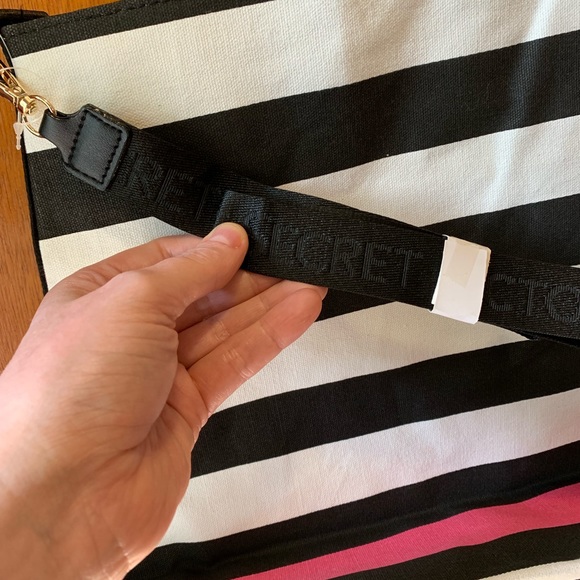 VICTORIA’S SECRET CROSSBODY TOTE BAG! Embroidered Detachable Strap B&W NWT - Picture 6 of 8
